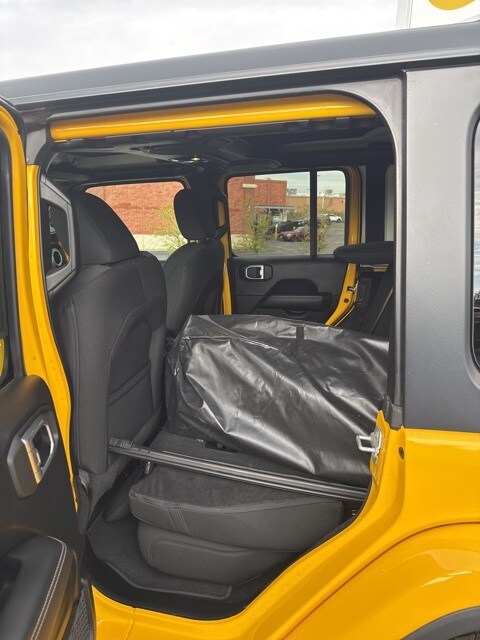 2020 Jeep Wrangler Unlimited Sahara photo 4