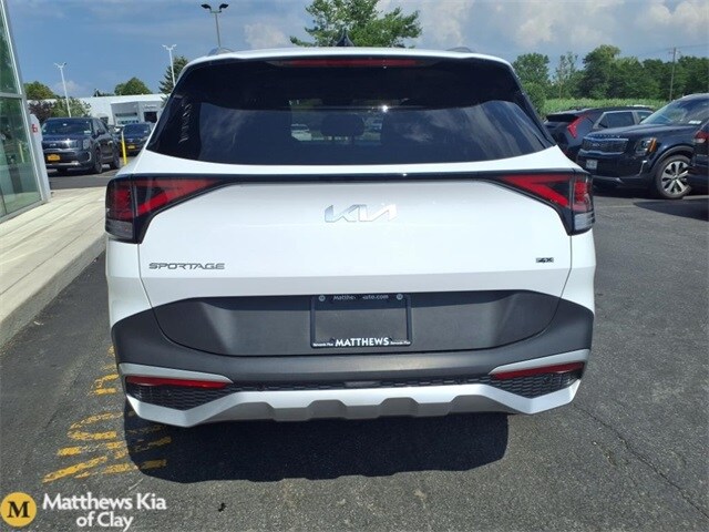 2023 Kia Sportage EX photo 4