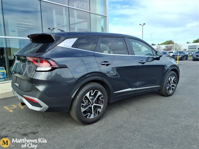 2023 Kia Sportage EX photo 3