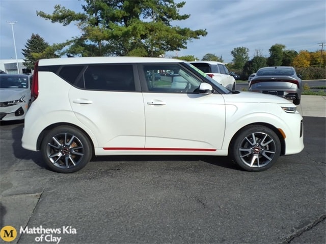 2022 Kia Soul GT-Line Turbo photo 2