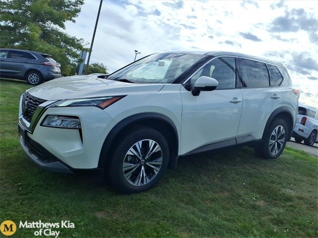 2021 Nissan Rogue SV photo 3