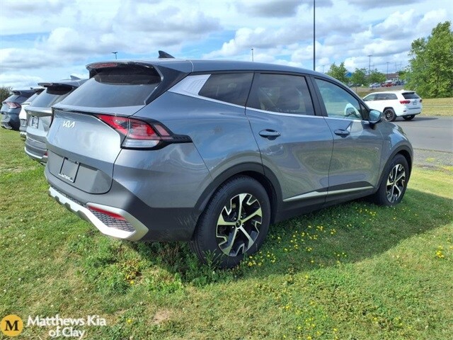 2023 Kia Sportage EX photo 3