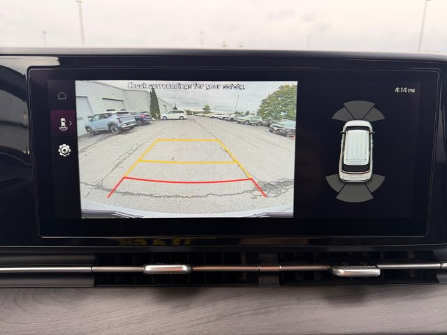 Additional photo of vehicle.