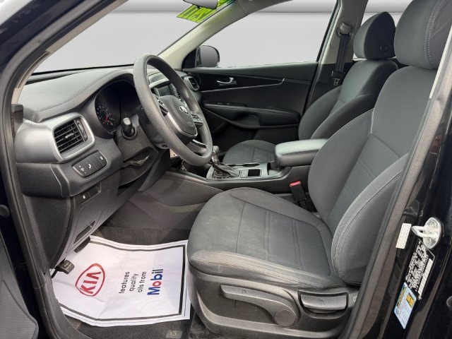 Additional photo of vehicle.