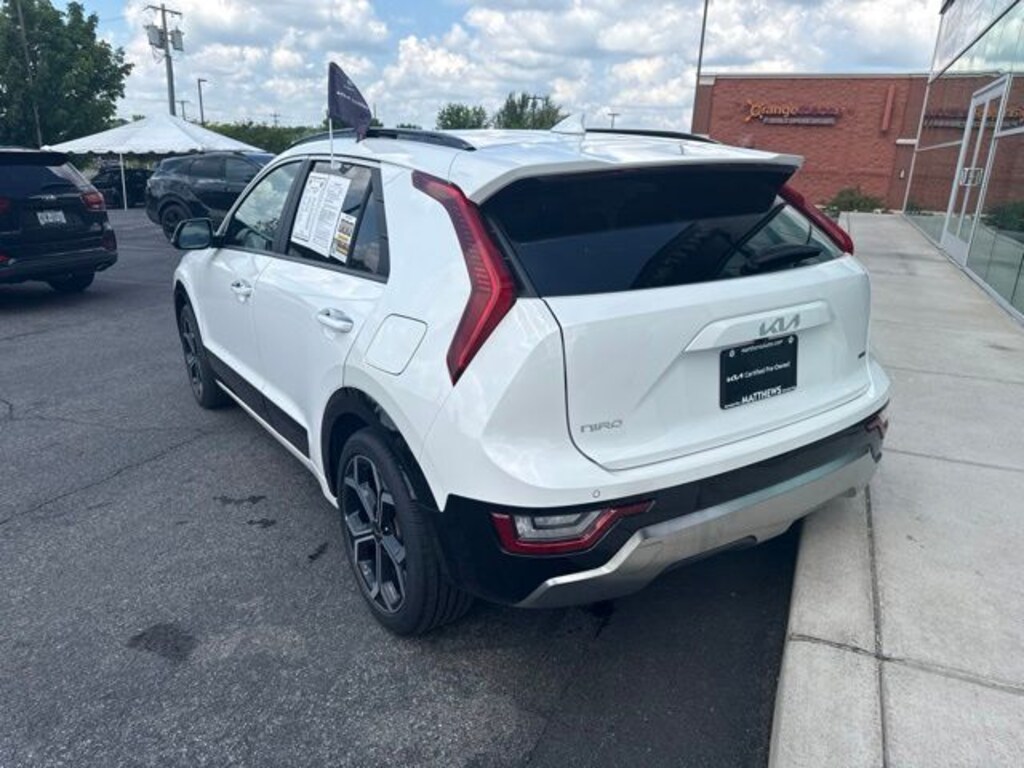 Certified 2025 Kia Niro SX SUV