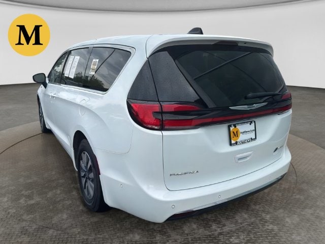 Additional photo of vehicle.