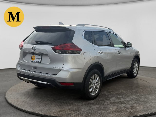 Additional photo of vehicle.