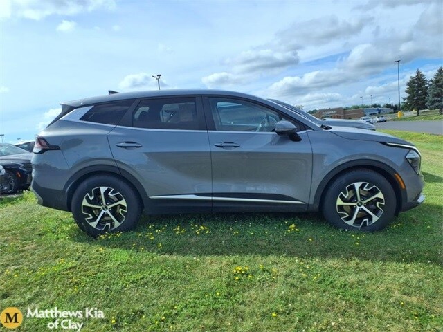 2023 Kia Sportage EX photo 2