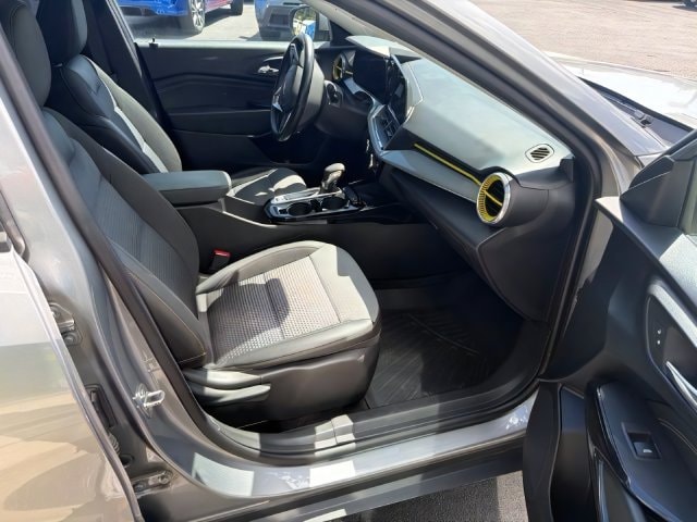 Additional photo of vehicle.