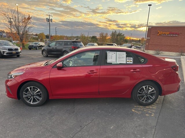 2023 Kia Forte LXS photo 3