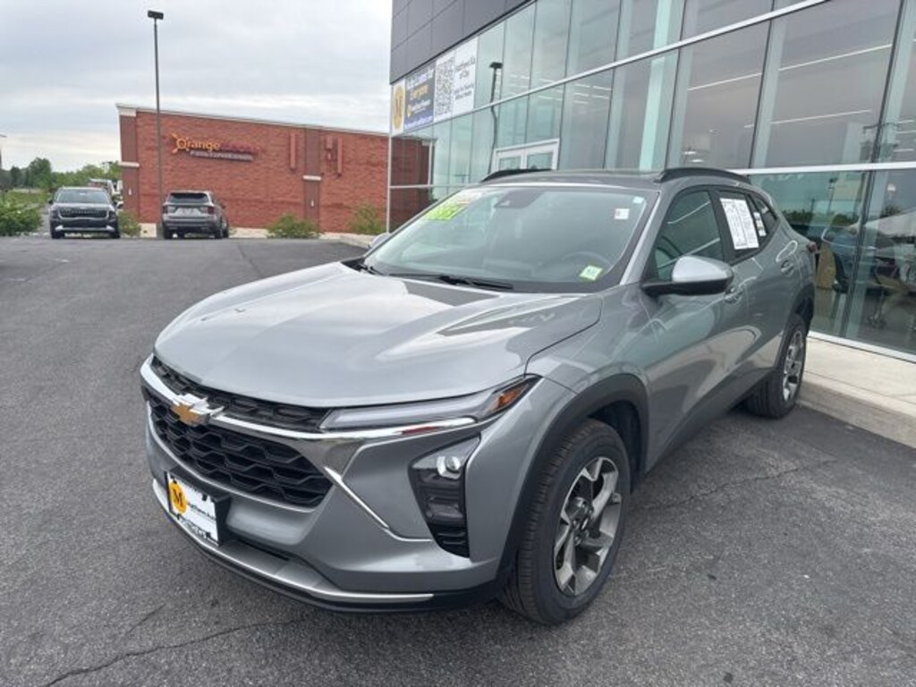 Used 2024 Chevrolet Trax LT SUV
