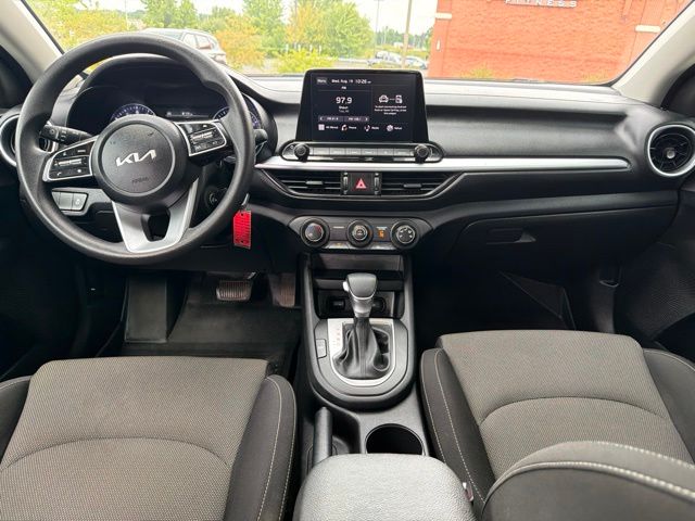 2024 Kia Forte LXS - Photo 16