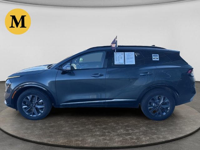 Additional photo of vehicle.