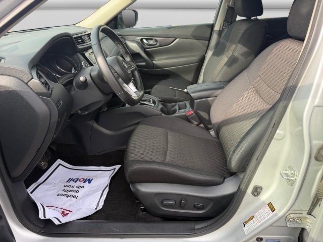 Additional photo of vehicle.