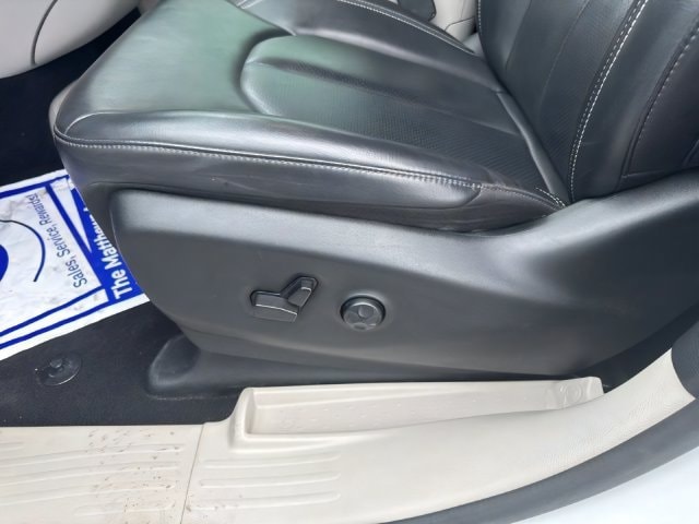 Additional photo of vehicle.