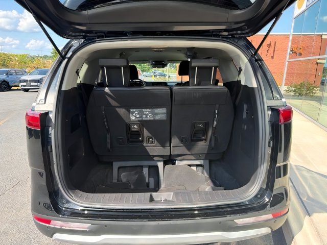 Additional photo of vehicle.
