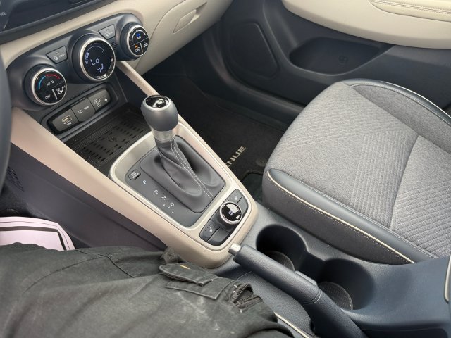 Additional photo of vehicle.