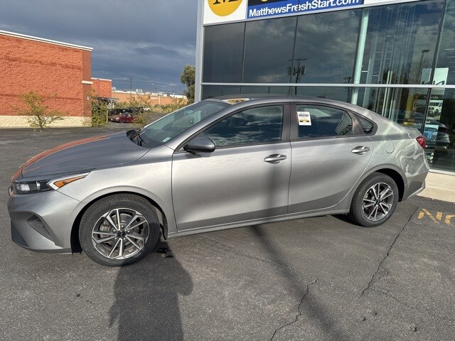 2023 Kia Forte LXS photo 3