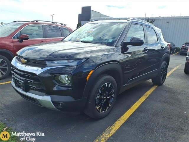 2023 Chevrolet Trailblazer LT photo 2