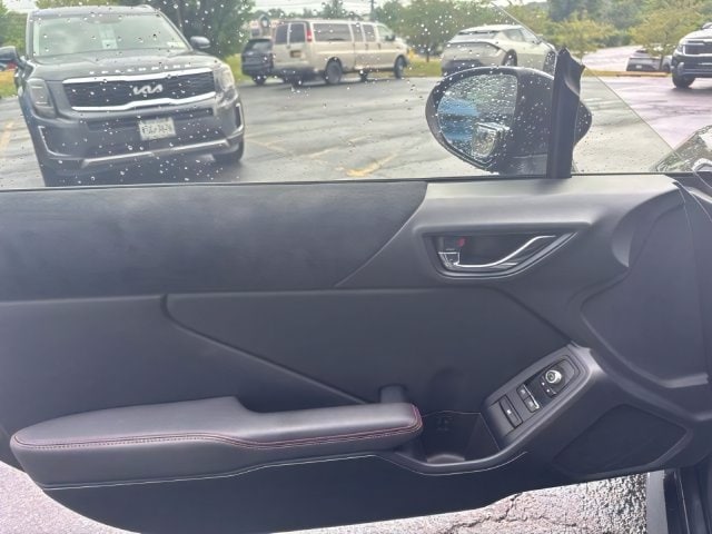 Additional photo of vehicle.