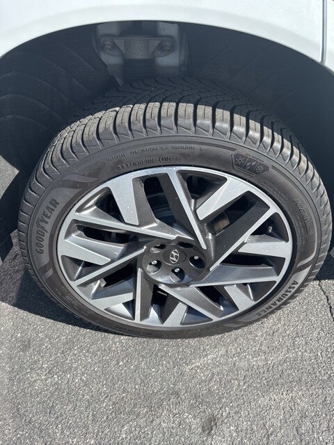 2022 Hyundai Santa Fe Calligraphy photo 3