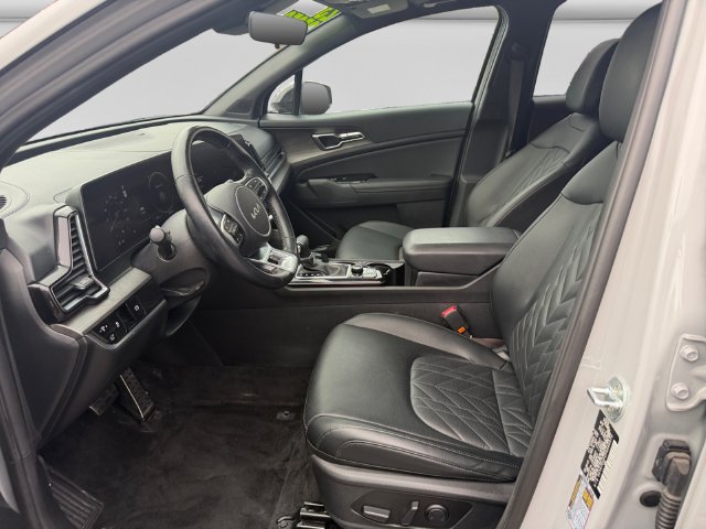 Additional photo of vehicle.