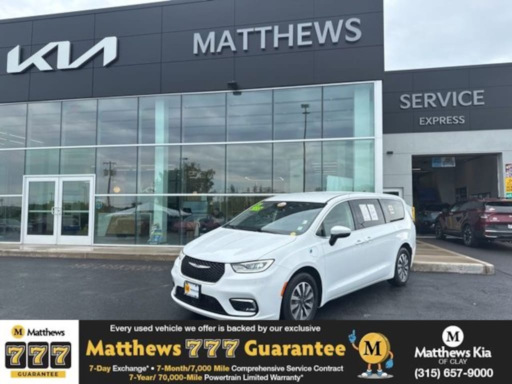Used 2023 Chrysler Pacifica Plug-In Hybrid Touring L Van Passenger Van