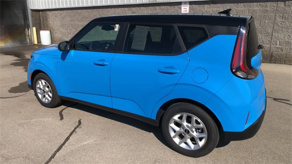 Used 2024 Kia Soul S Hatchback