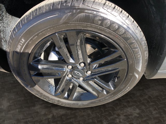 Additional photo of vehicle.
