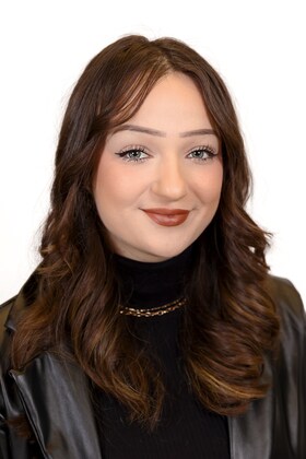Staff member Elizabeth Calderon from ID_ce540faf9b0e