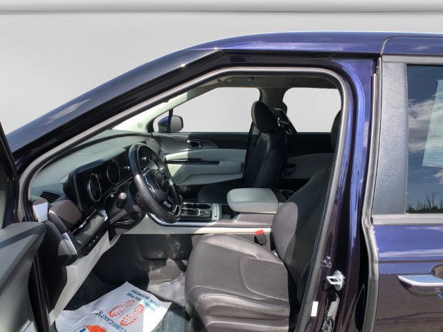 Additional photo of vehicle.