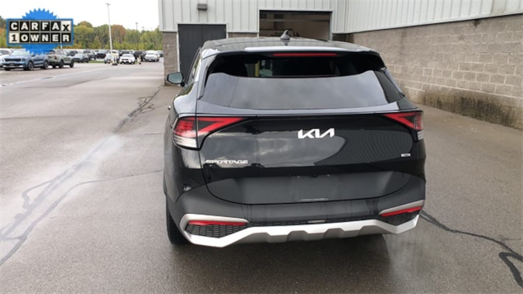 Used 2023 Kia Sportage Hybrid LX SUV