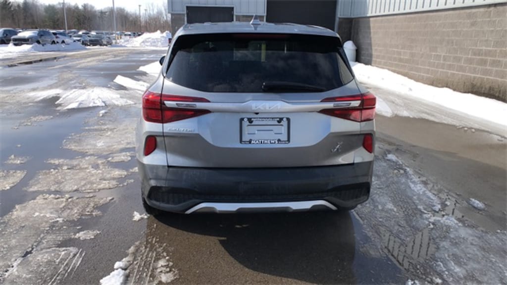 Used 2023 Kia Seltos LX SUV