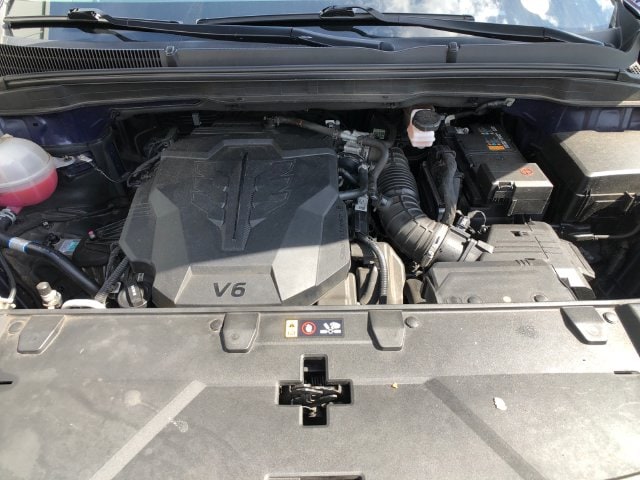 Additional photo of vehicle.