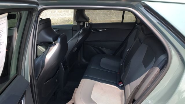 Additional photo of vehicle.