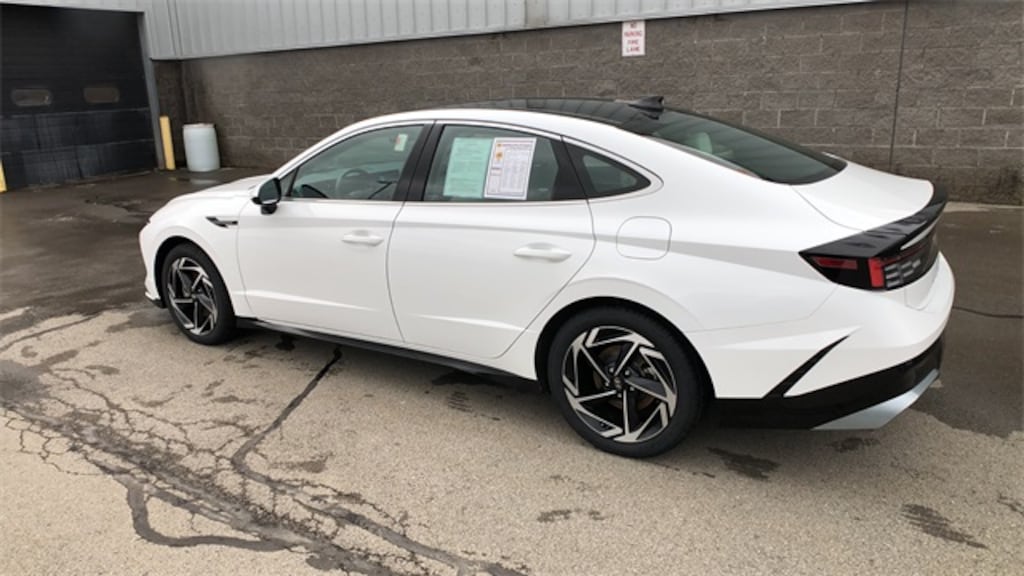 Used 2024 Hyundai Sonata SEL Sedan