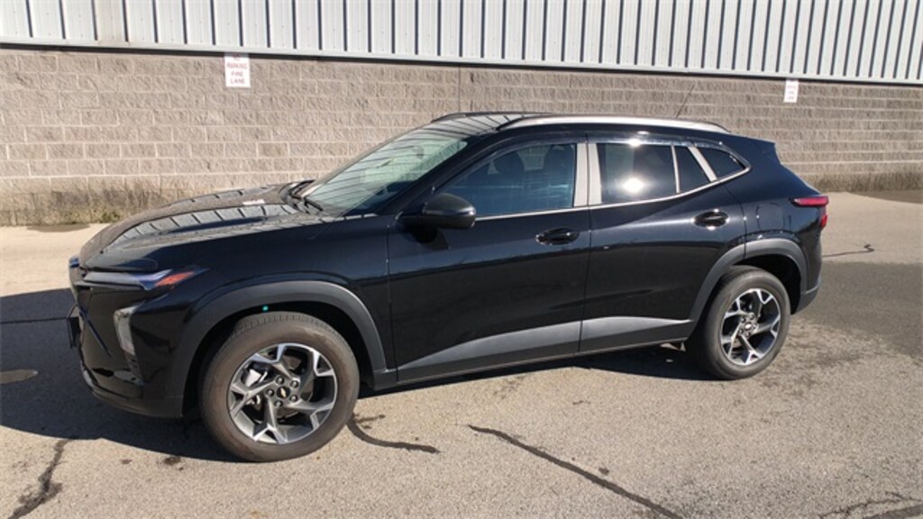 Used 2024 Chevrolet Trax LT SUV