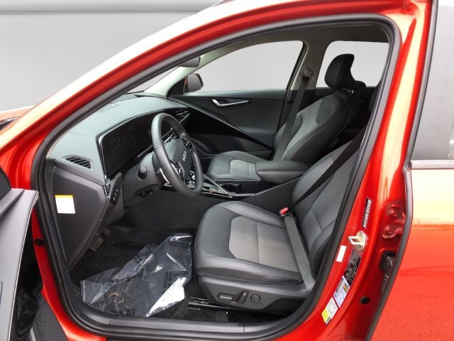 Additional photo of vehicle.