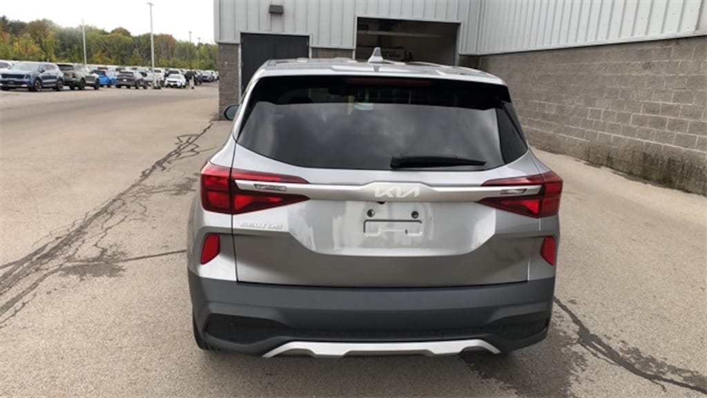 Used 2023 Kia Seltos LX SUV