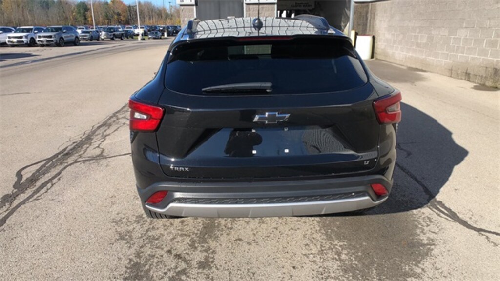 Used 2024 Chevrolet Trax LT SUV
