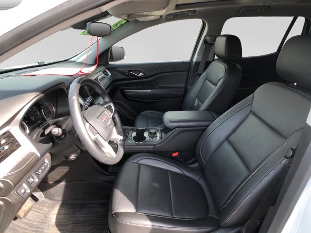 Additional photo of vehicle.