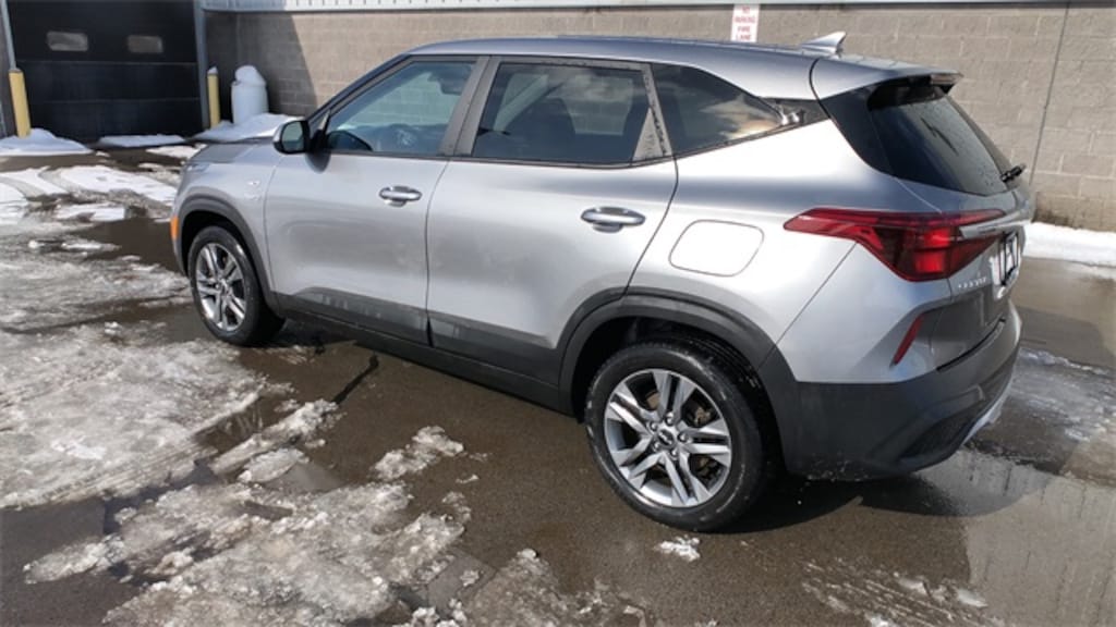 Used 2023 Kia Seltos LX SUV