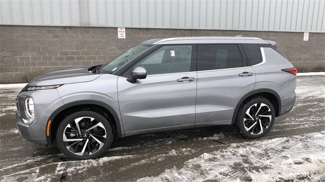 2022 Mitsubishi Outlander SEL Special Edition's photo