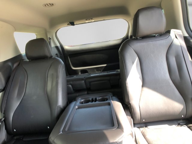 Additional photo of vehicle.