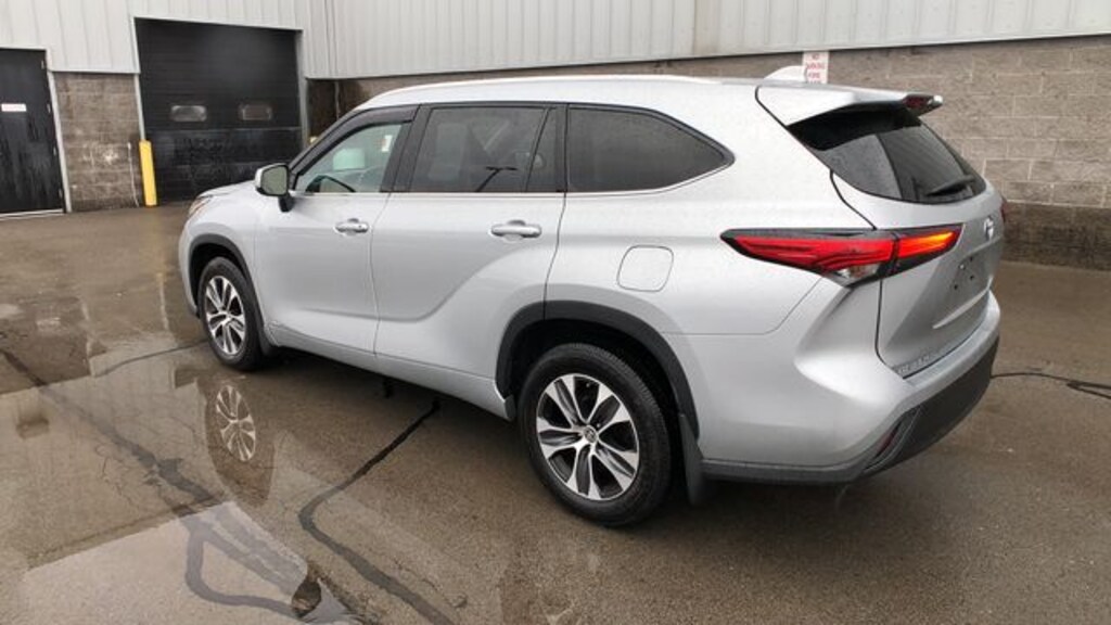 Used 2022 Toyota Highlander Hybrid Bronze Edition SUV