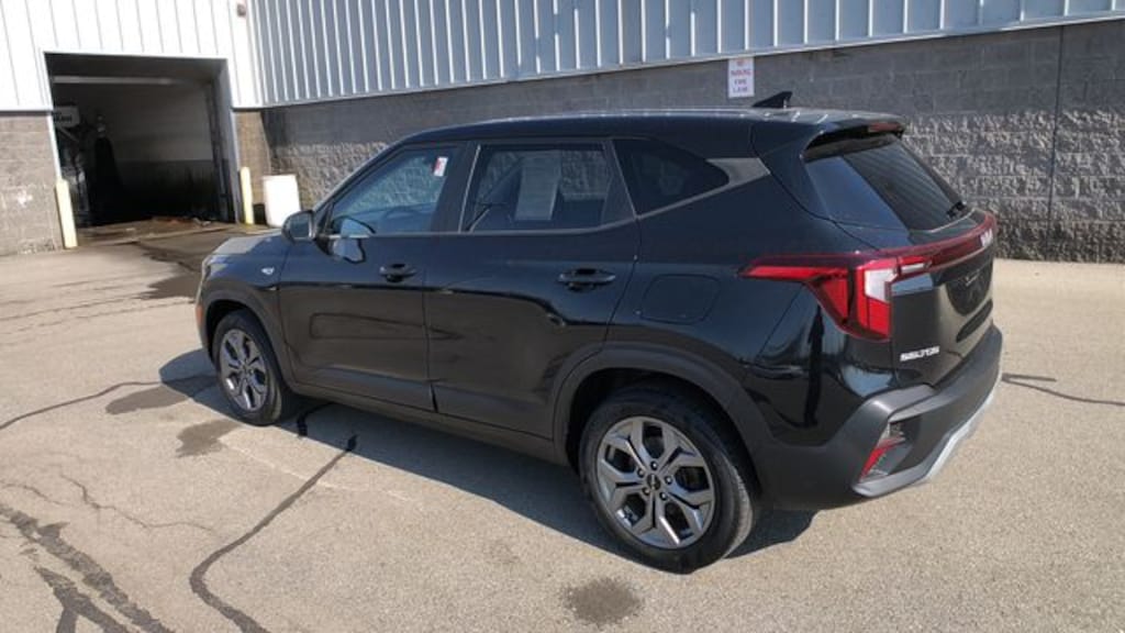 Certified 2024 Kia Seltos LX SUV