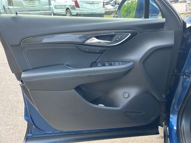 Additional photo of vehicle.