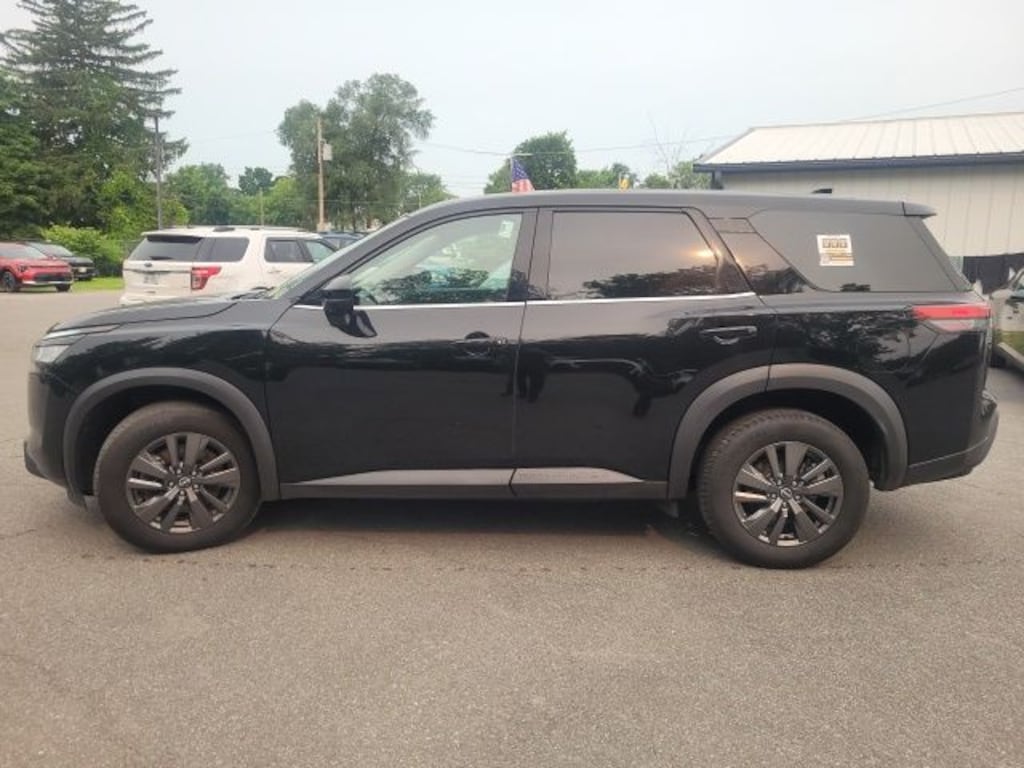Used 2022 Nissan Pathfinder S SUV