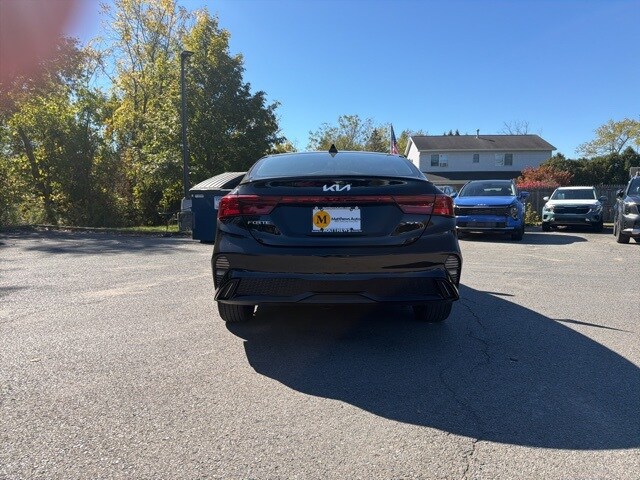 2023 Kia Forte GT-Line photo 3
