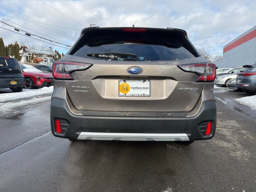 Used 2022 Subaru Outback Limited SUV
